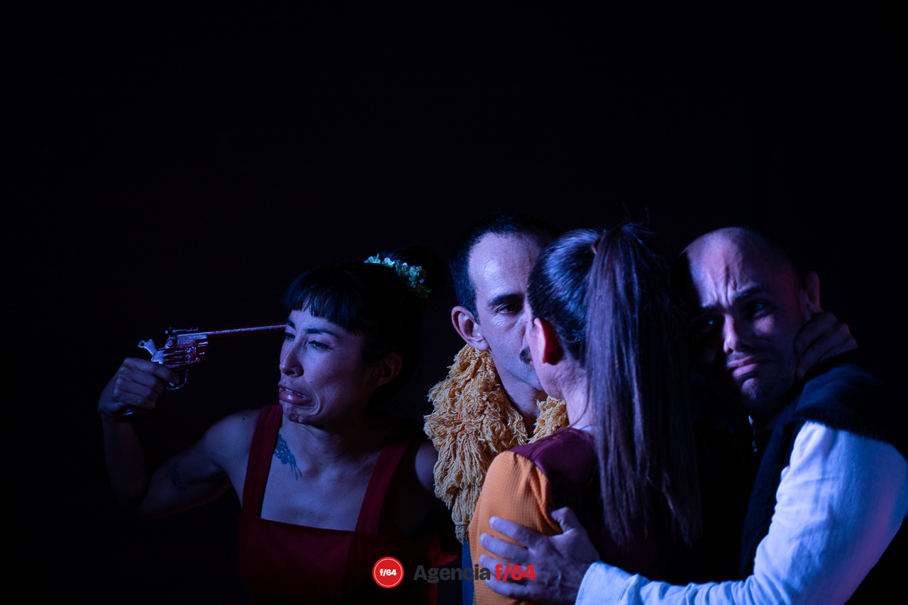 Instructivo para mirar hacia adentro.
Teatro Zona de Acción.
Cas Caracol.