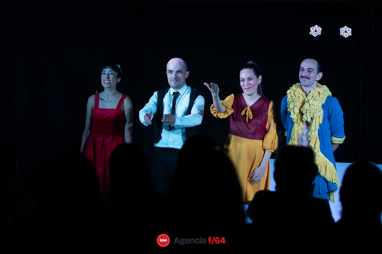 Instructivo para mirar hacia adentro.
Teatro Zona de Acción.
Cas Caracol.