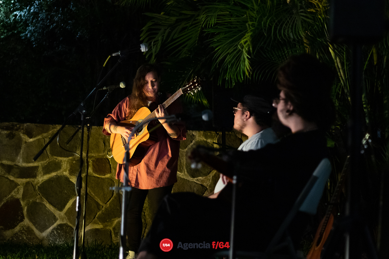 Viajar Adentro.
Ingrid Guijarro, Oco Martínez y Harpa Nóndez Maretiño.
La Casa del Hule.