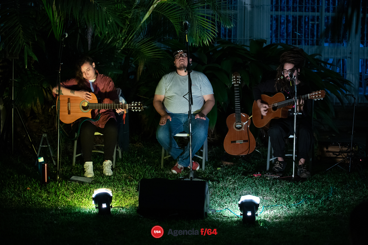 Viajar Adentro.
Ingrid Guijarro, Oco Martínez y Harpa Nóndez Maretiño.
La Casa del Hule.