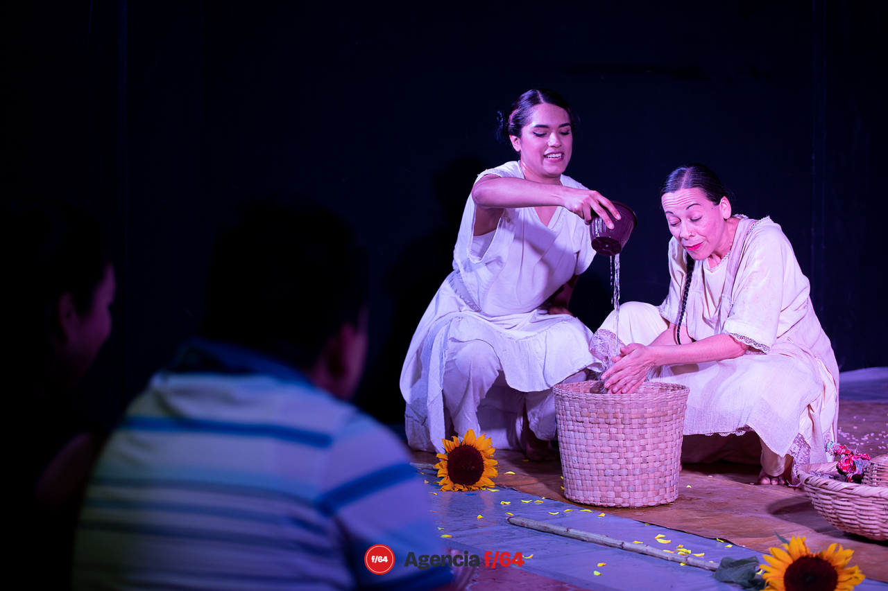 Nantli. La tierra espera.
A la deriva teatro,
Casa Caracol.