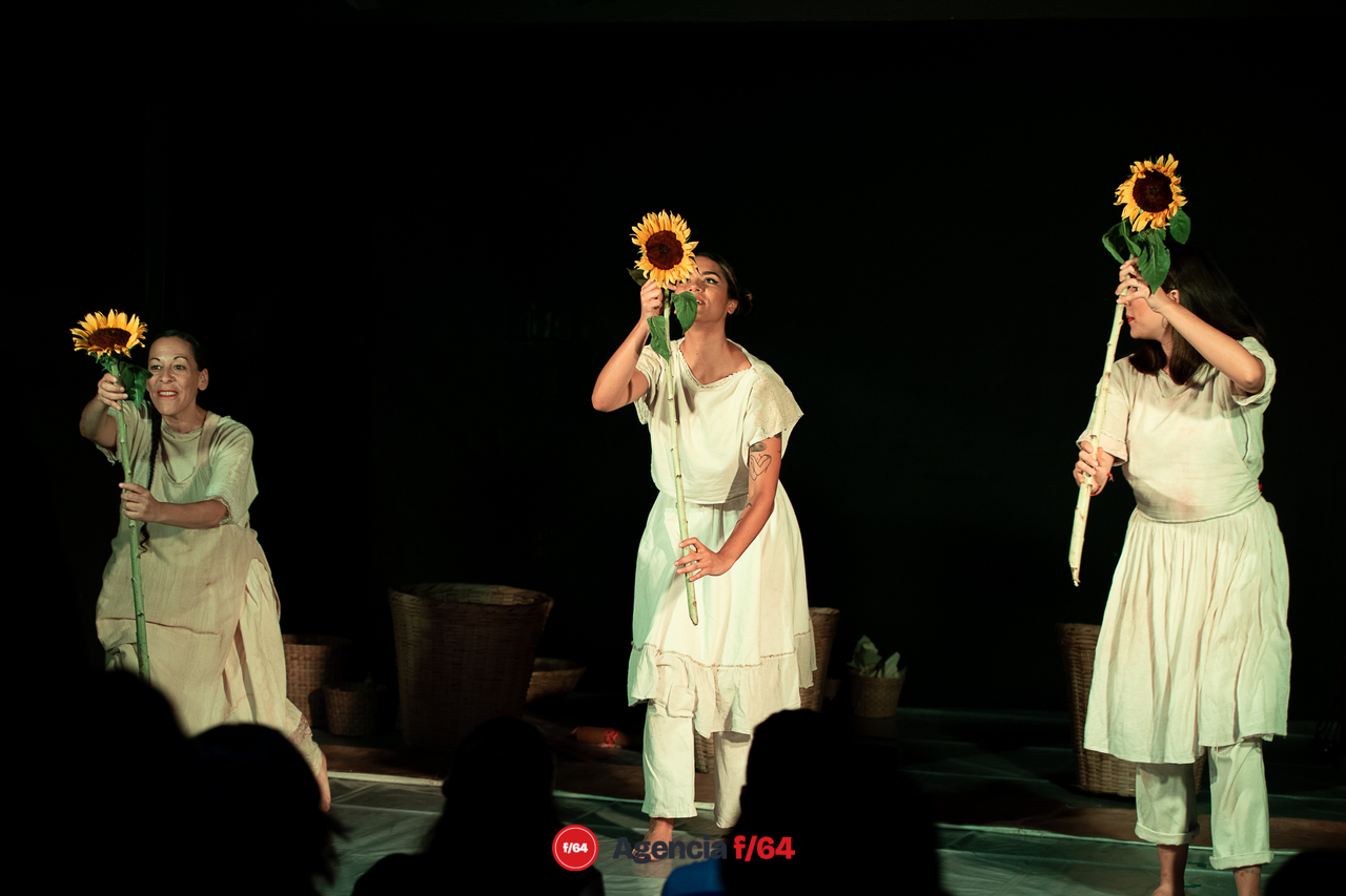 Nantli. La tierra espera.
A la deriva teatro,
Casa Caracol.