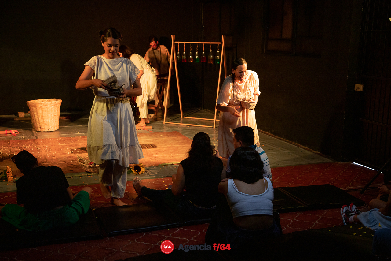 Nantli. La tierra espera.
A la deriva teatro,
Casa Caracol.