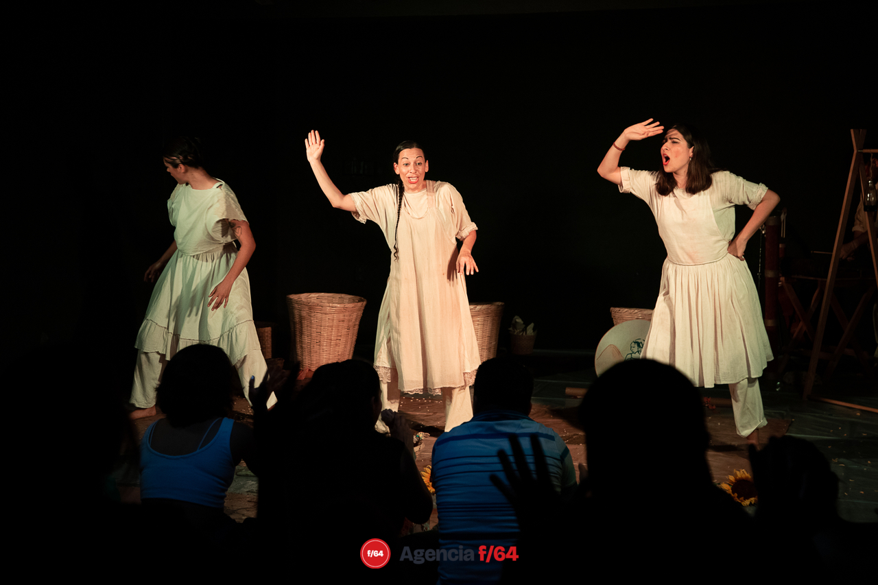 Nantli. La tierra espera.
A la deriva teatro,
Casa Caracol.