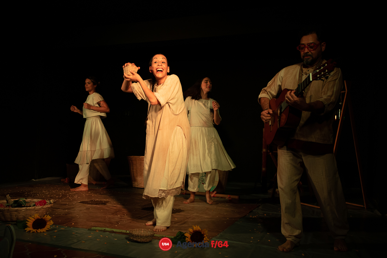 Nantli. La tierra espera.
A la deriva teatro,
Casa Caracol.