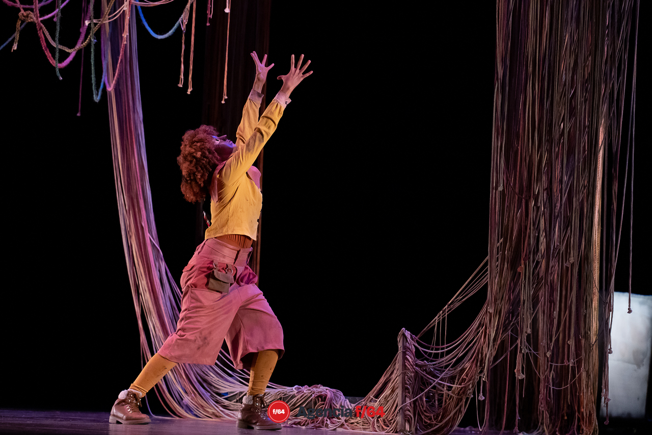 Josefina, la niña nahuala.
Rosa Eglantina González. 
18º Festival de monólogos. Teatro a una sola voz 2023.
Colima, Col.