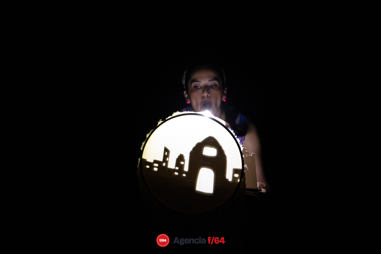 La historia de las cosas.
Tania Hernández.
Colectivo Teatro en Espiral e Inventario Escénico Objetual.
18º Festival de monólogos. Teatro a una sola voz 2023.
Teatro Hidalgo.
Colima, Col.
