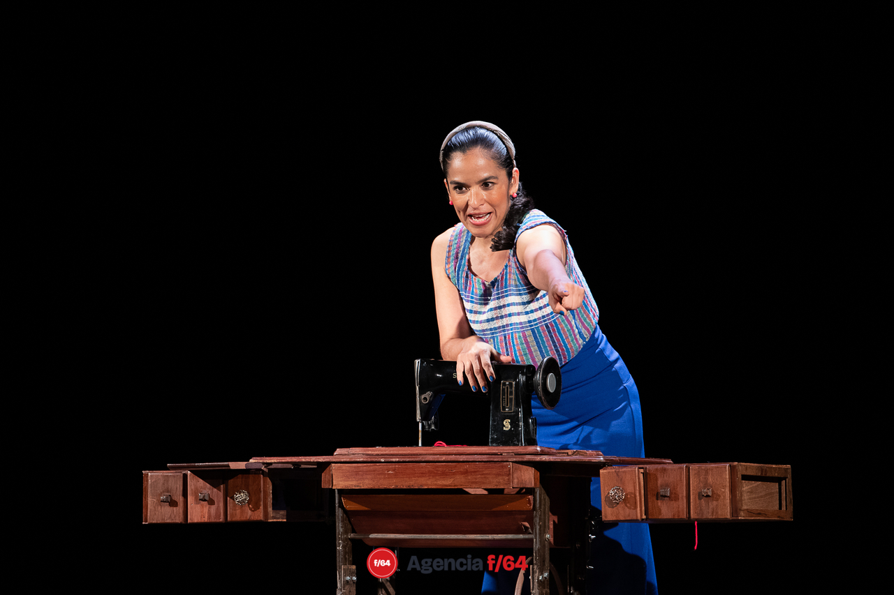 La historia de las cosas.
Tania Hernández.
Colectivo Teatro en Espiral e Inventario Escénico Objetual.
18º Festival de monólogos. Teatro a una sola voz 2023.
Teatro Hidalgo.
Colima, Col.
