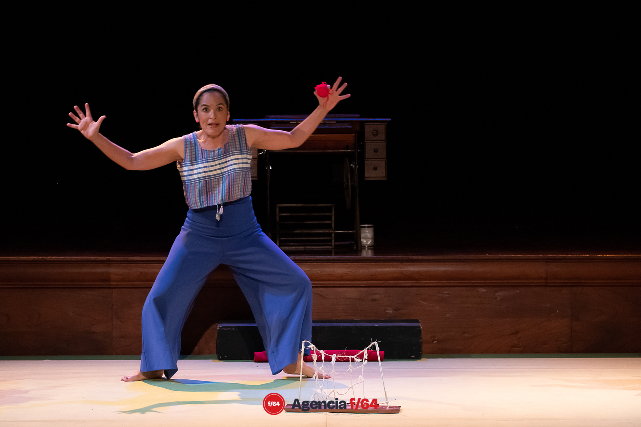 La historia de las cosas.
Tania Hernández.
Colectivo Teatro en Espiral e Inventario Escénico Objetual.
18º Festival de monólogos. Teatro a una sola voz 2023.
Teatro Hidalgo.
Colima, Col.