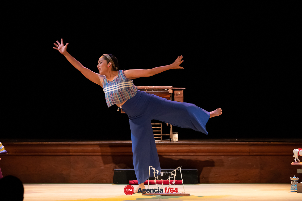La historia de las cosas.
Tania Hernández.
Colectivo Teatro en Espiral e Inventario Escénico Objetual.
18º Festival de monólogos. Teatro a una sola voz 2023.
Teatro Hidalgo.
Colima, Col.