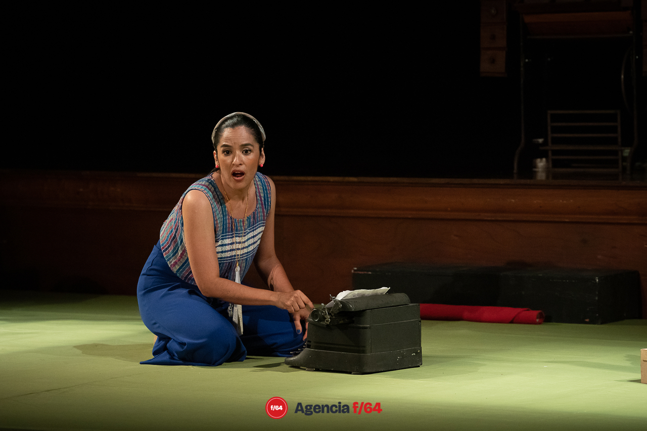 La historia de las cosas.
Tania Hernández.
Colectivo Teatro en Espiral e Inventario Escénico Objetual.
18º Festival de monólogos. Teatro a una sola voz 2023.
Teatro Hidalgo.
Colima, Col.