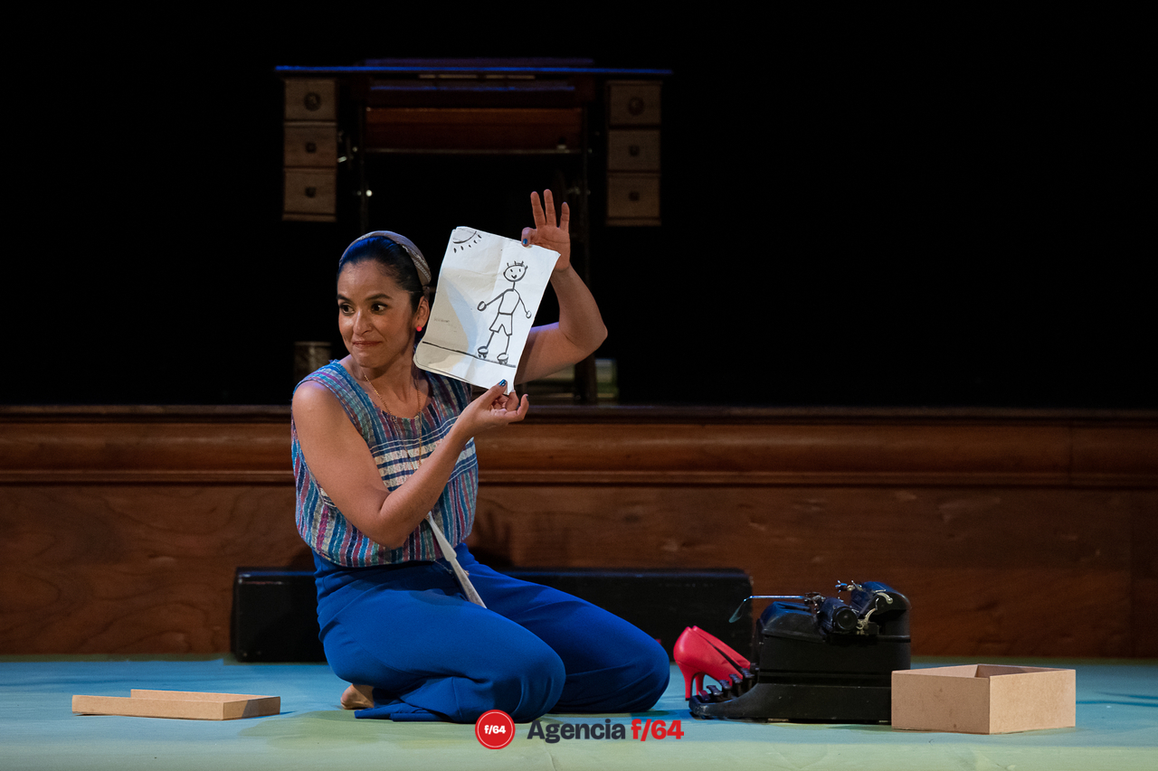 La historia de las cosas.
Tania Hernández.
Colectivo Teatro en Espiral e Inventario Escénico Objetual.
18º Festival de monólogos. Teatro a una sola voz 2023.
Teatro Hidalgo.
Colima, Col.