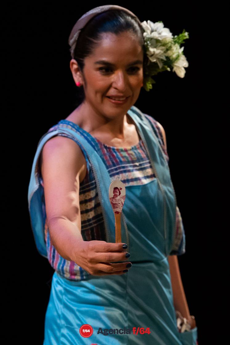 La historia de las cosas.
Tania Hernández.
Colectivo Teatro en Espiral e Inventario Escénico Objetual.
18º Festival de monólogos. Teatro a una sola voz 2023.
Teatro Hidalgo.
Colima, Col.