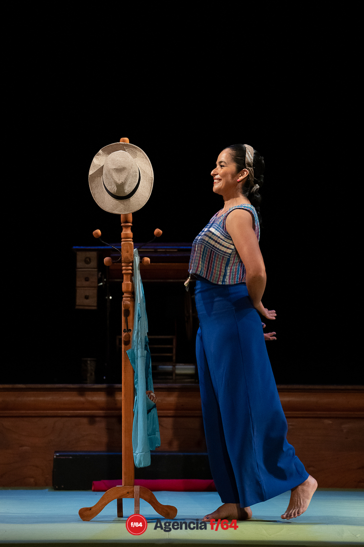 La historia de las cosas.
Tania Hernández.
Colectivo Teatro en Espiral e Inventario Escénico Objetual.
18º Festival de monólogos. Teatro a una sola voz 2023.
Teatro Hidalgo.
Colima, Col.
