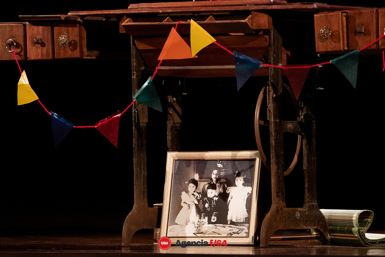 La historia de las cosas.
Tania Hernández.
Colectivo Teatro en Espiral e Inventario Escénico Objetual.
18º Festival de monólogos. Teatro a una sola voz 2023.
Teatro Hidalgo.
Colima, Col.