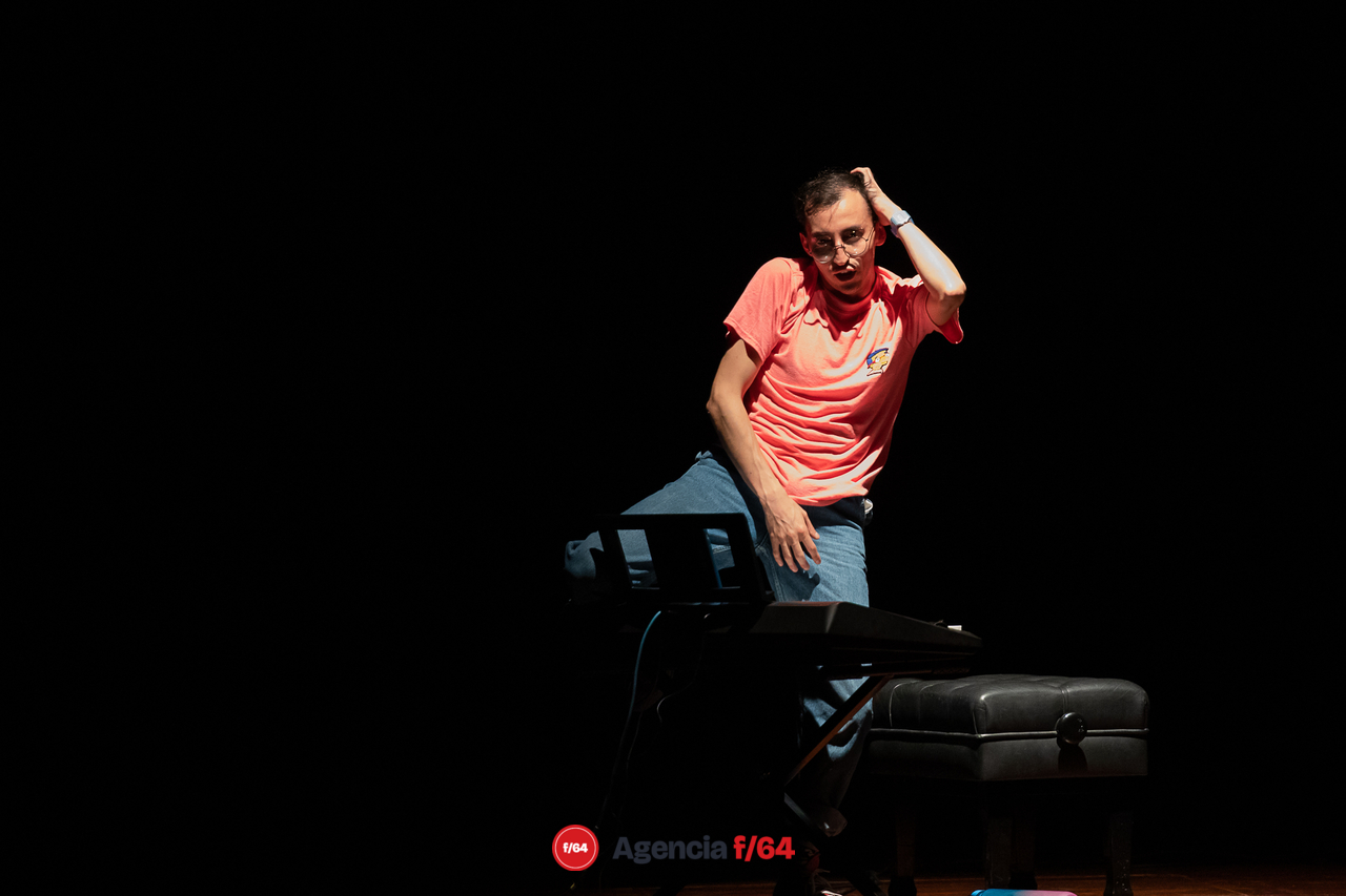 Now Playing.
Emmanuel Lapin.
18º Festival de monólogos. Teatro a una sola voz