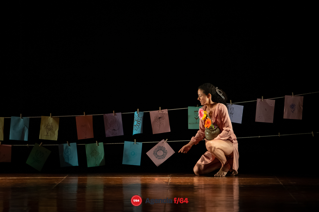 Días y Flores.
Pita Zapot.
Ingrávita escénica.
18º Festival de monólogos. Teatro a una sola Voz.
Colima.