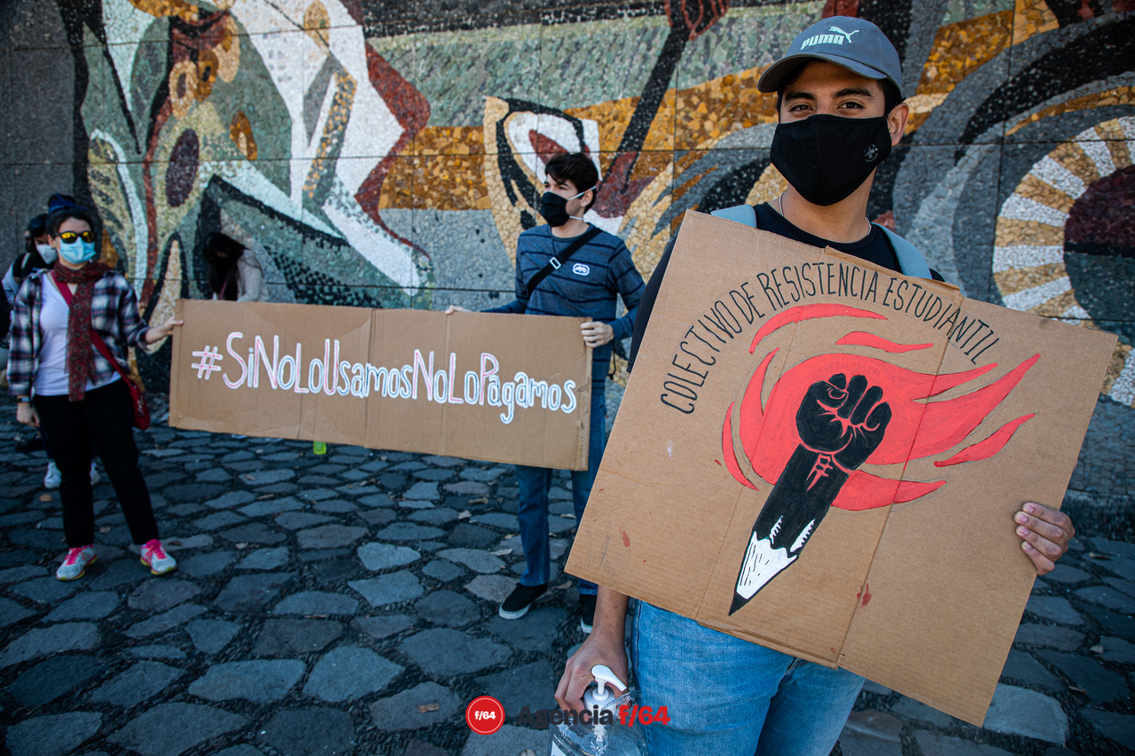 Los estudiantes piden que tomen en cuenta sus reclamos.
