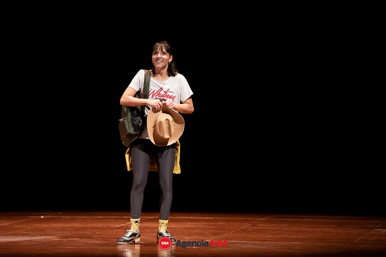 El mundo es una planta carnívora.
María Kemp.
18º Festival  de monólos. Teatro a una sola voz. 2023
Colima, Col.
