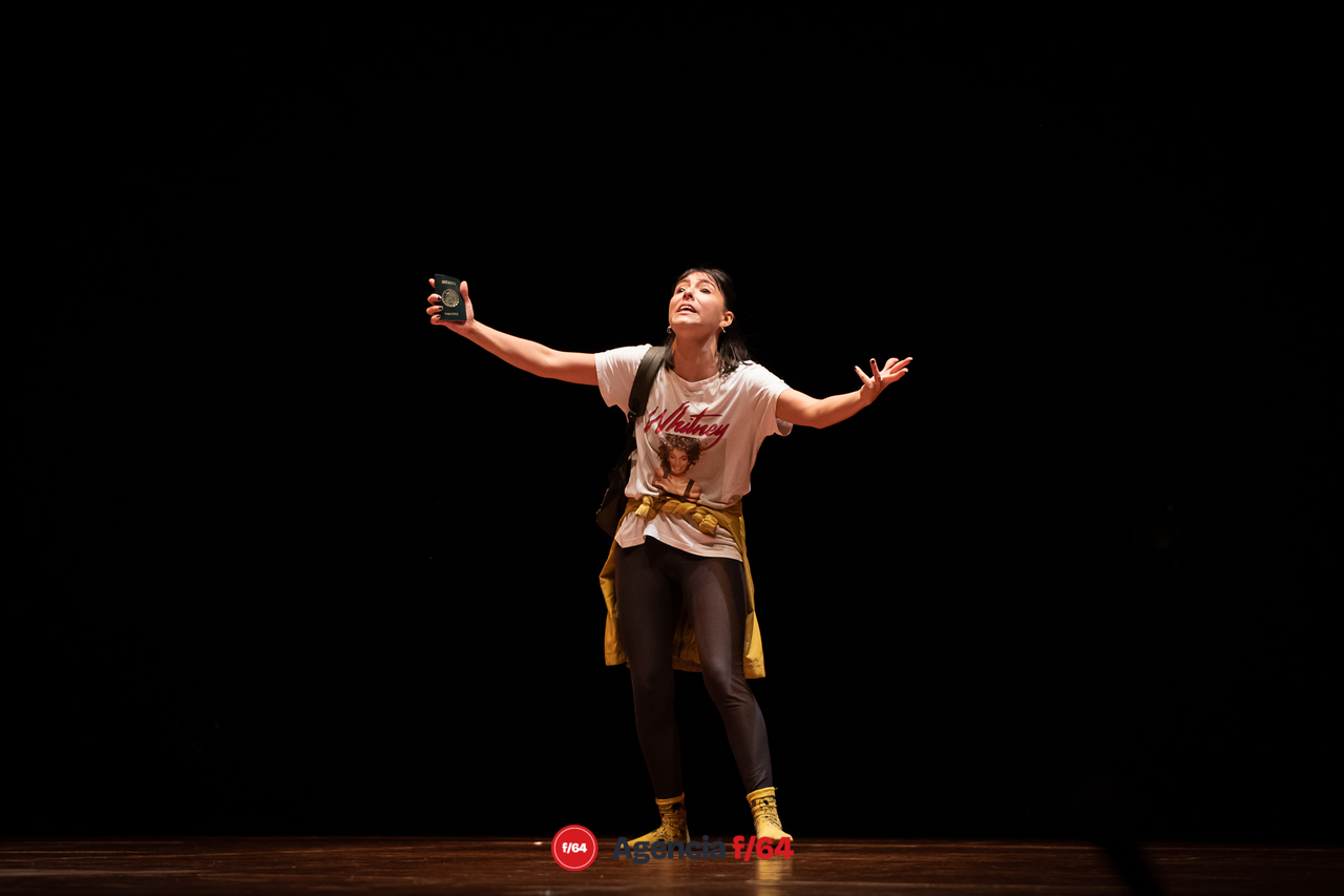 El mundo es una planta carnívora.
María Kemp.
18º Festival  de monólos. Teatro a una sola voz. 2023
Colima, Col.