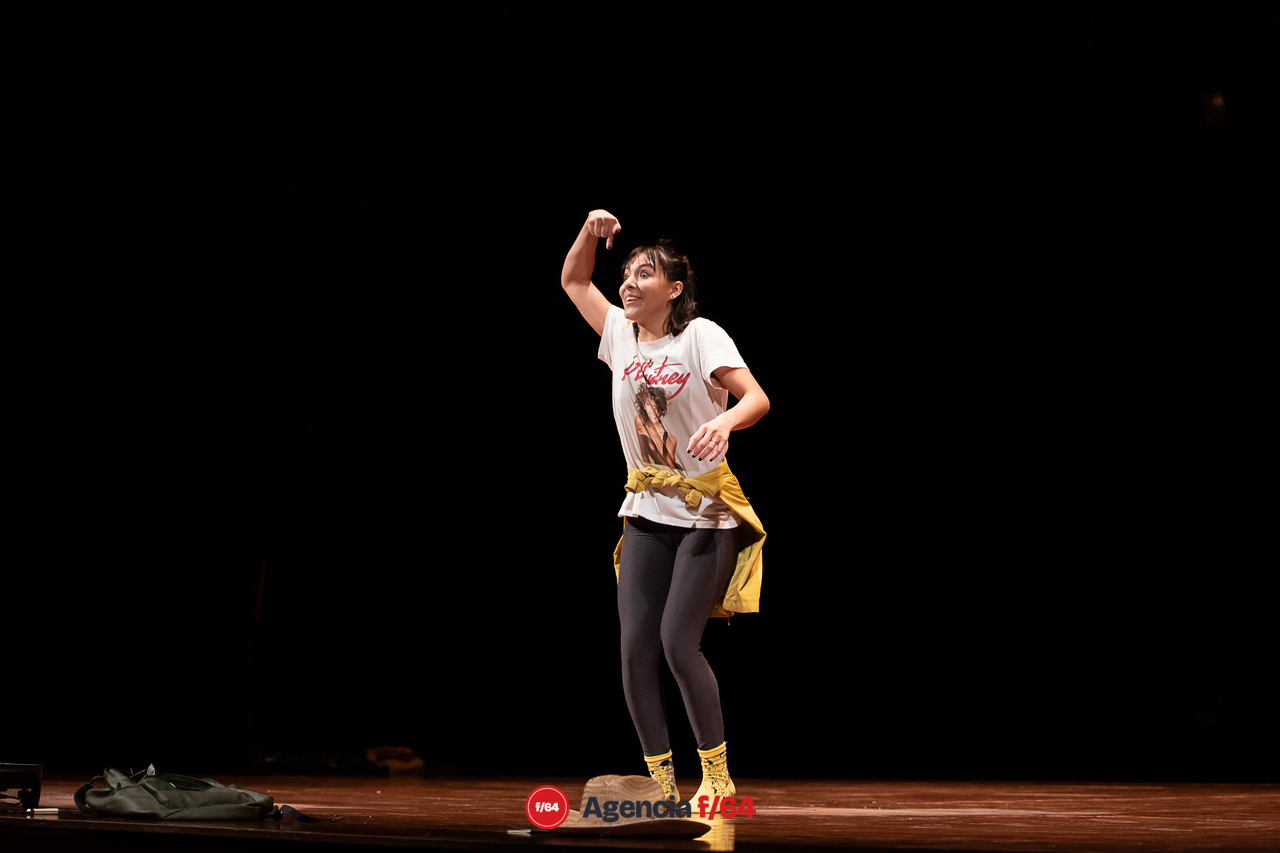 El mundo es una planta carnívora.
María Kemp.
18º Festival  de monólos. Teatro a una sola voz. 2023
Colima, Col.
