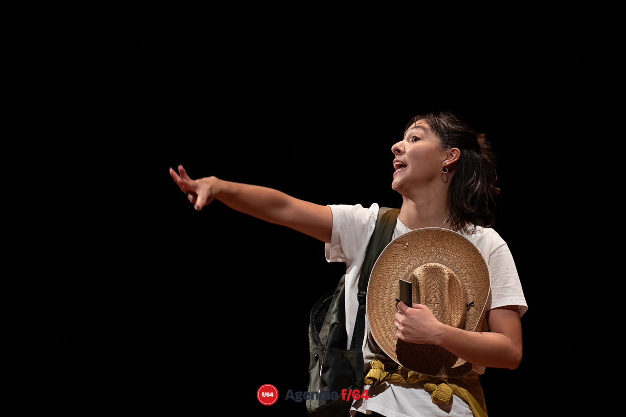 El mundo es una planta carnívora.
María Kemp.
18º Festival  de monólos. Teatro a una sola voz. 2023
Colima, Col.