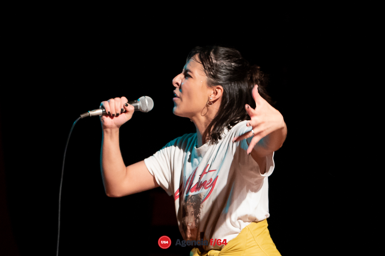 El mundo es una planta carnívora.
María Kemp.
18º Festival  de monólos. Teatro a una sola voz. 2023
Colima, Col.