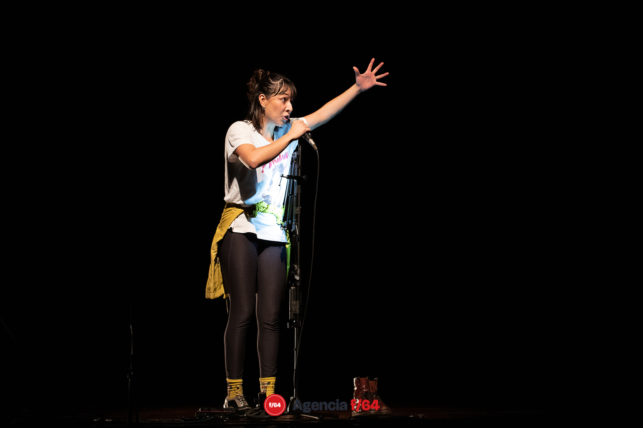 El mundo es una planta carnívora.
María Kemp.
18º Festival  de monólos. Teatro a una sola voz. 2023
Colima, Col.