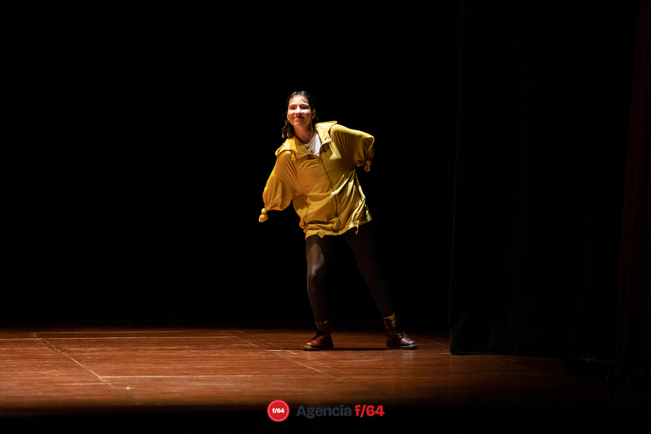 El mundo es una planta carnívora.
María Kemp.
18º Festival  de monólos. Teatro a una sola voz. 2023
Colima, Col.