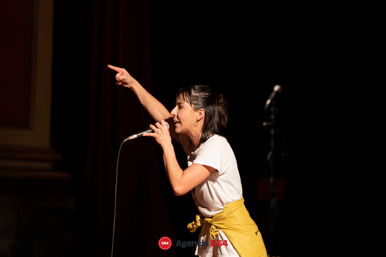 El mundo es una planta carnívora.
María Kemp.
18º Festival  de monólos. Teatro a una sola voz. 2023
Colima, Col.