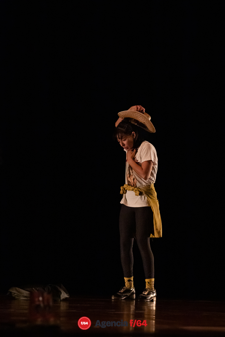 El mundo es una planta carnívora.
María Kemp.
18º Festival  de monólos. Teatro a una sola voz. 2023
Colima, Col.