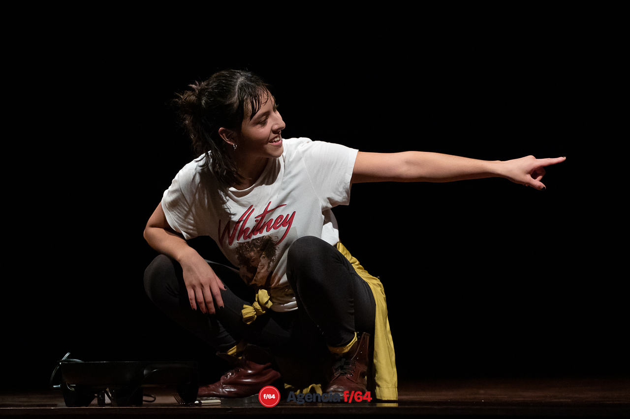El mundo es una planta carnívora.
María Kemp.
18º Festival  de monólos. Teatro a una sola voz. 2023
Colima, Col.