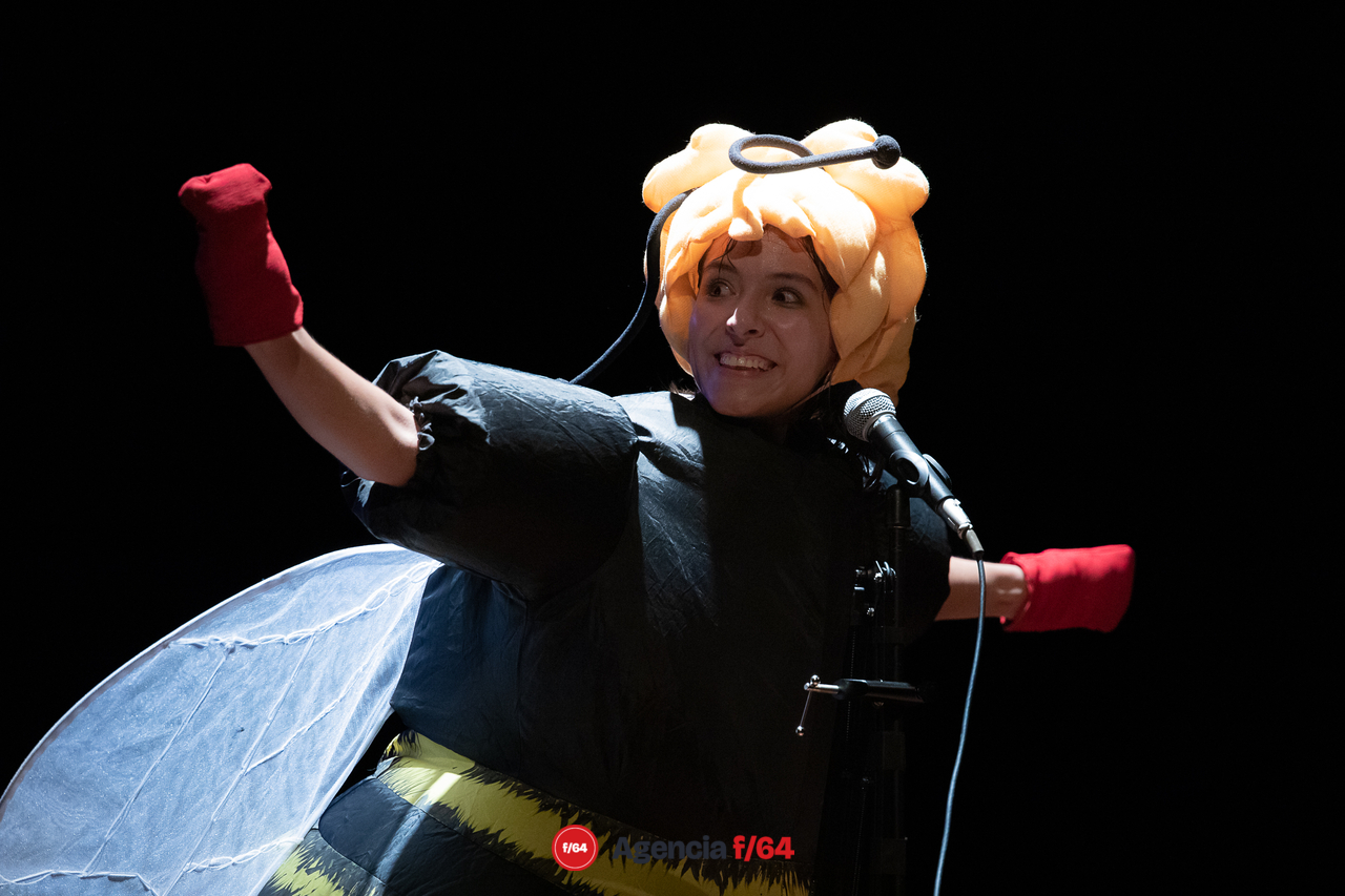 El mundo es una planta carnívora.
María Kemp.
18º Festival  de monólos. Teatro a una sola voz. 2023
Colima, Col.