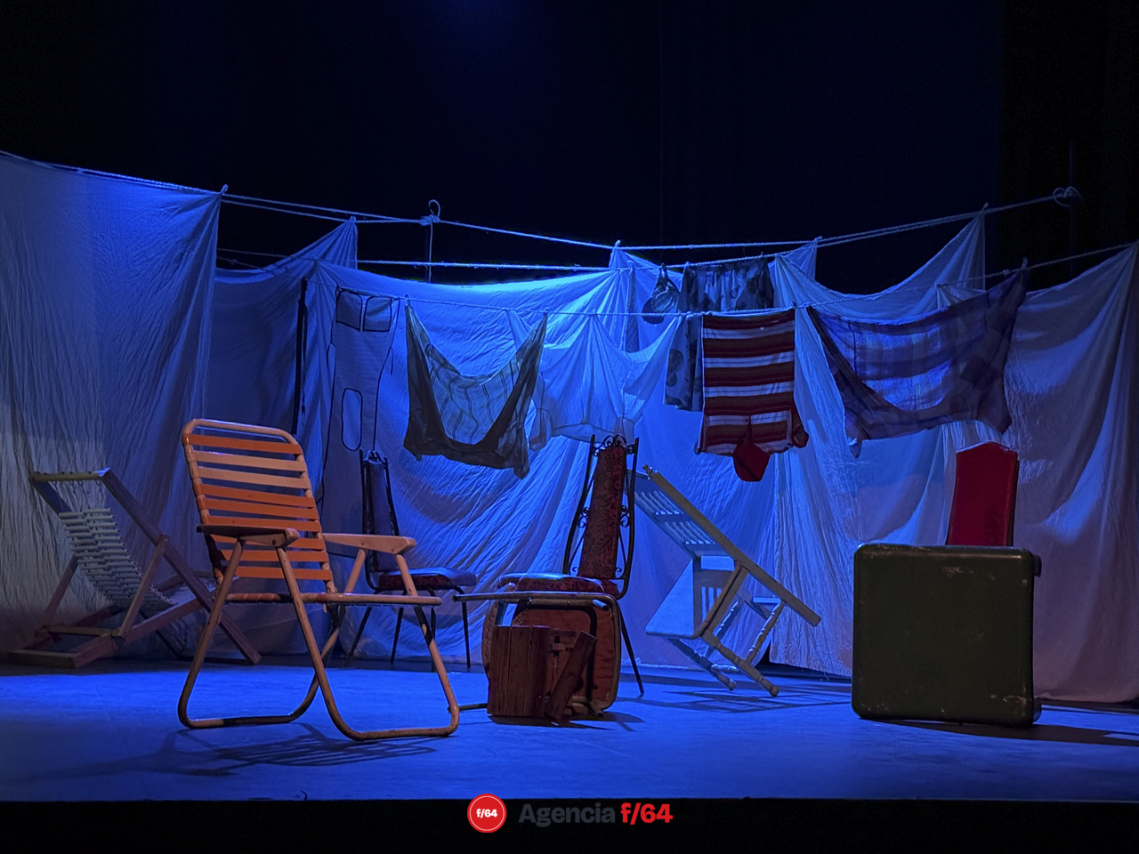 Muy cerca del mar. Instante 1: El Peri.
Dosce la Compañía. 
Teatro Vivian  Blumentel.
43 Muestra Nacional de Teatro
Guadalajara, Jalisco.