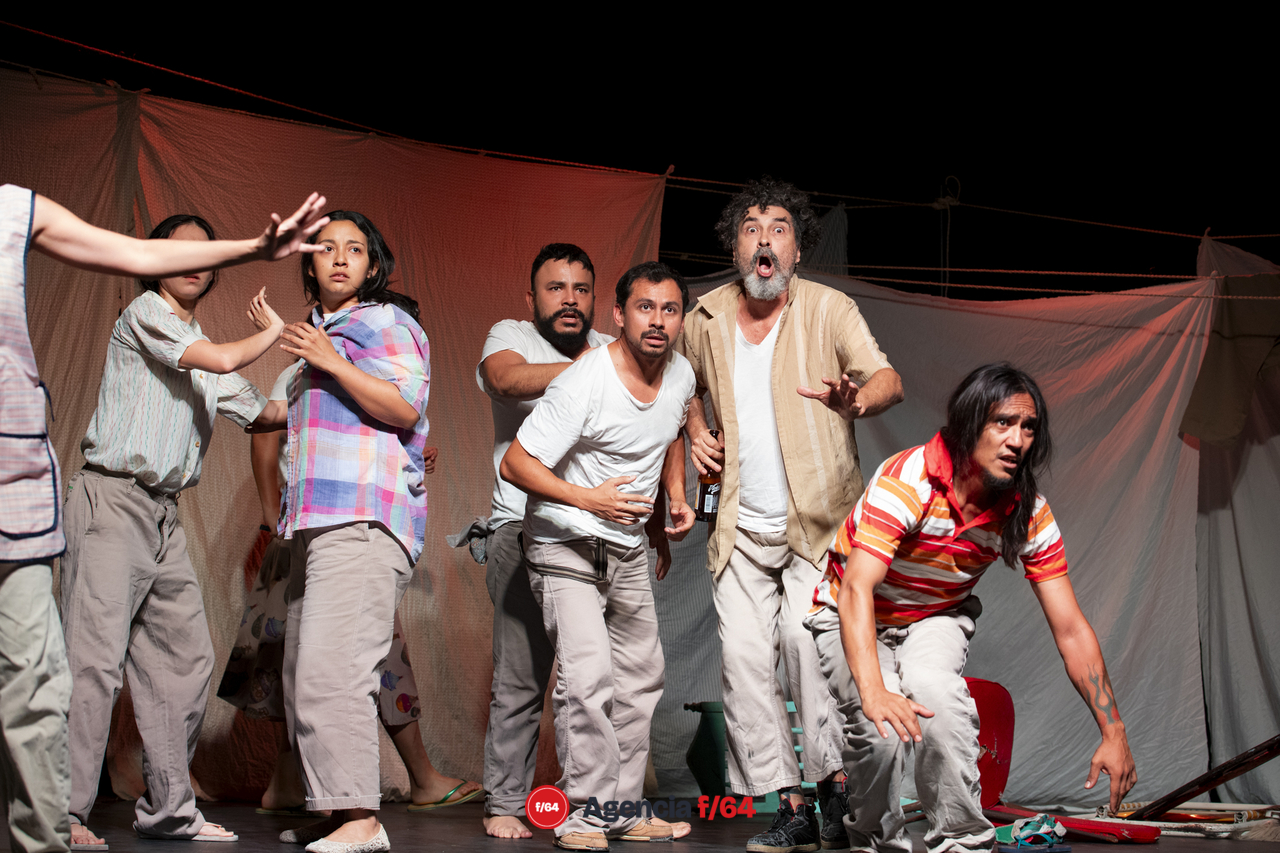 Muy cerca del mar. Instante 1: El Peri.
Dosce la Compañía. 
Teatro Vivian  Blumentel.
43 Muestra Nacional de Teatro
Guadalajara, Jalisco.
