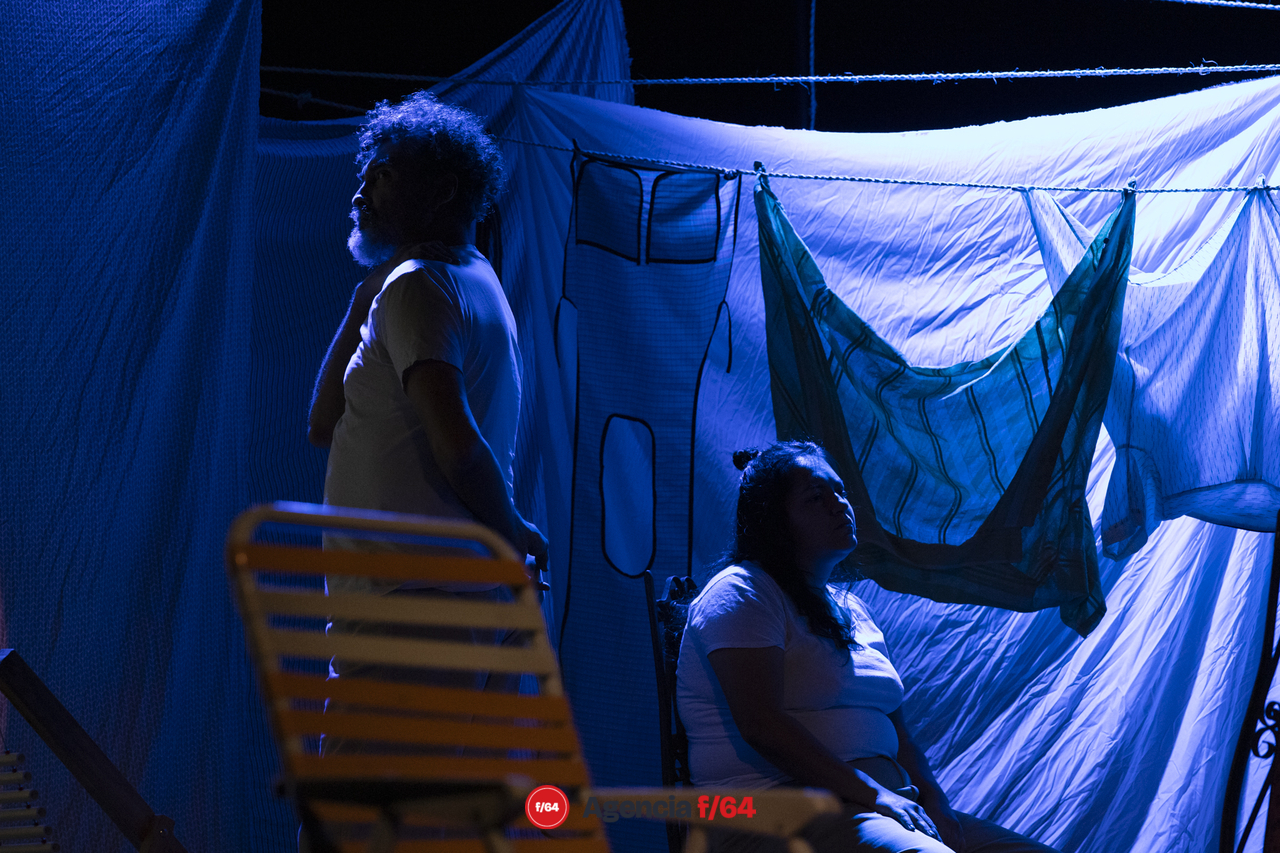 Muy cerca del mar. Instante 1: El Peri.
Dosce la Compañía. 
Teatro Vivian  Blumentel.
43 Muestra Nacional de Teatro
Guadalajara, Jalisco.