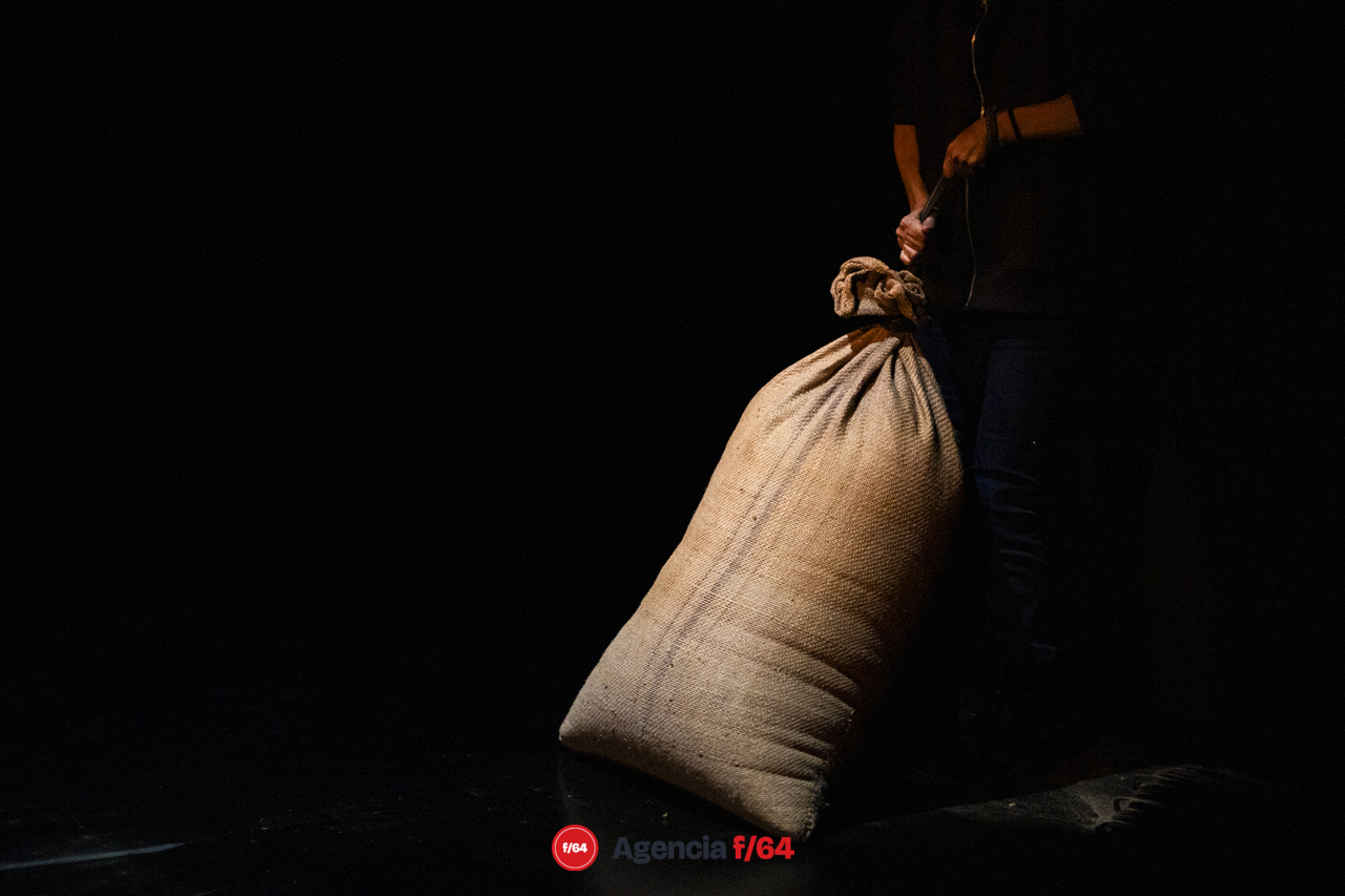 Variaciones sobre el café. 
Mermejita / Plataforma Bordes Escénicos.
Teatro Alarife Martín Casillas.
43 Muestra Nacional de Teatro
Guadalajara, Jalisco.