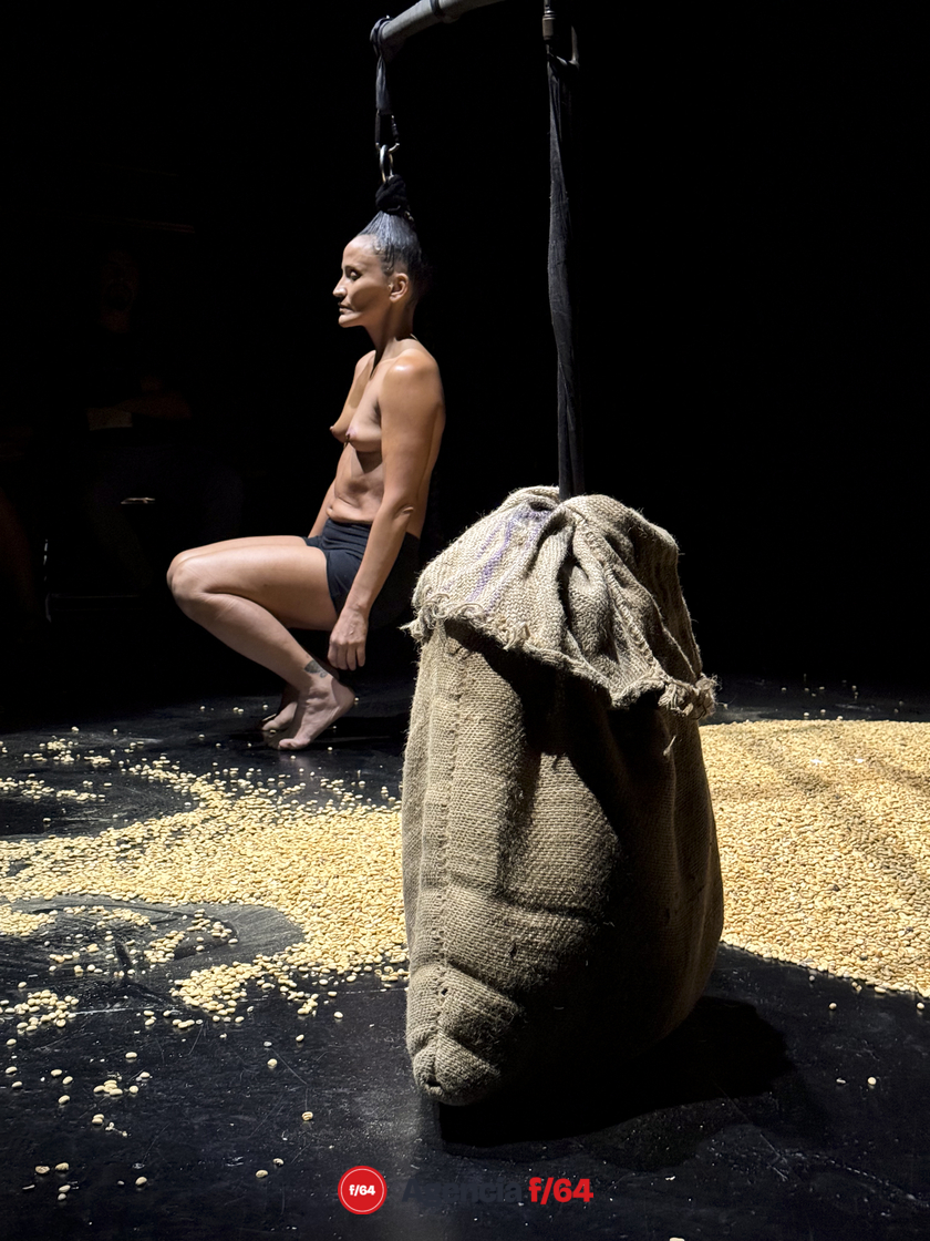 Variaciones sobre el café. 
Mermejita / Plataforma Bordes Escénicos.
Teatro Alarife Martín Casillas.
43 Muestra Nacional de Teatro
Guadalajara, Jalisco.