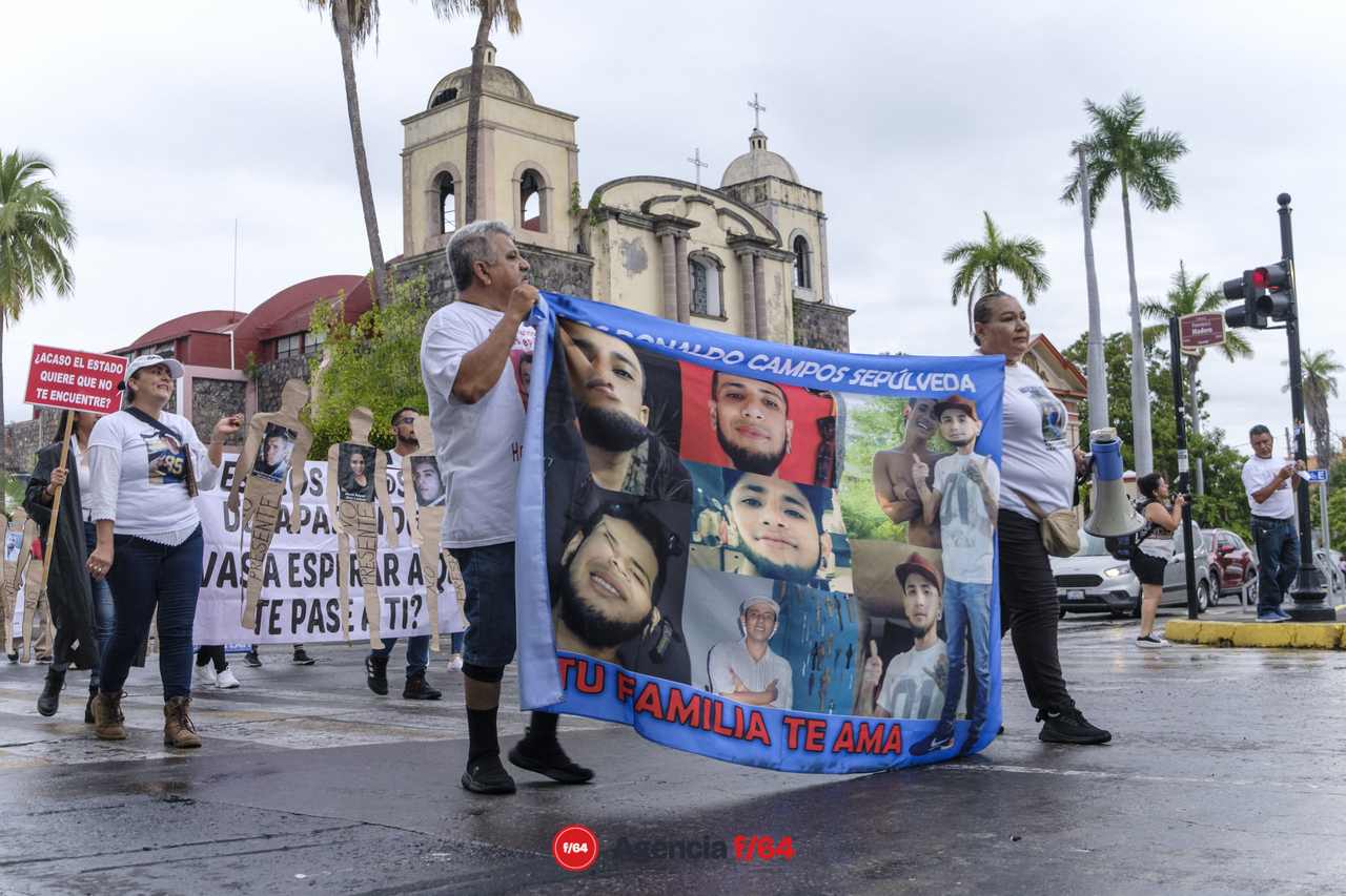 Marchan por Día Internacional de las Víctimas de Desaparición Forzada.
Red Desaparecidos Colima A. C.
Colima, Col.