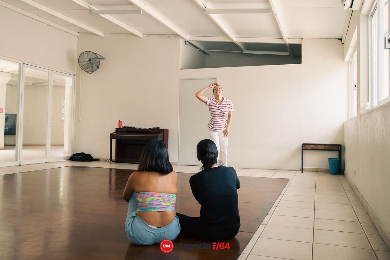 Janet Pinela imparte taller Teatro para Mujeres.
CULTZI (Gestora cultural).
Casa de la Cultura Colima.