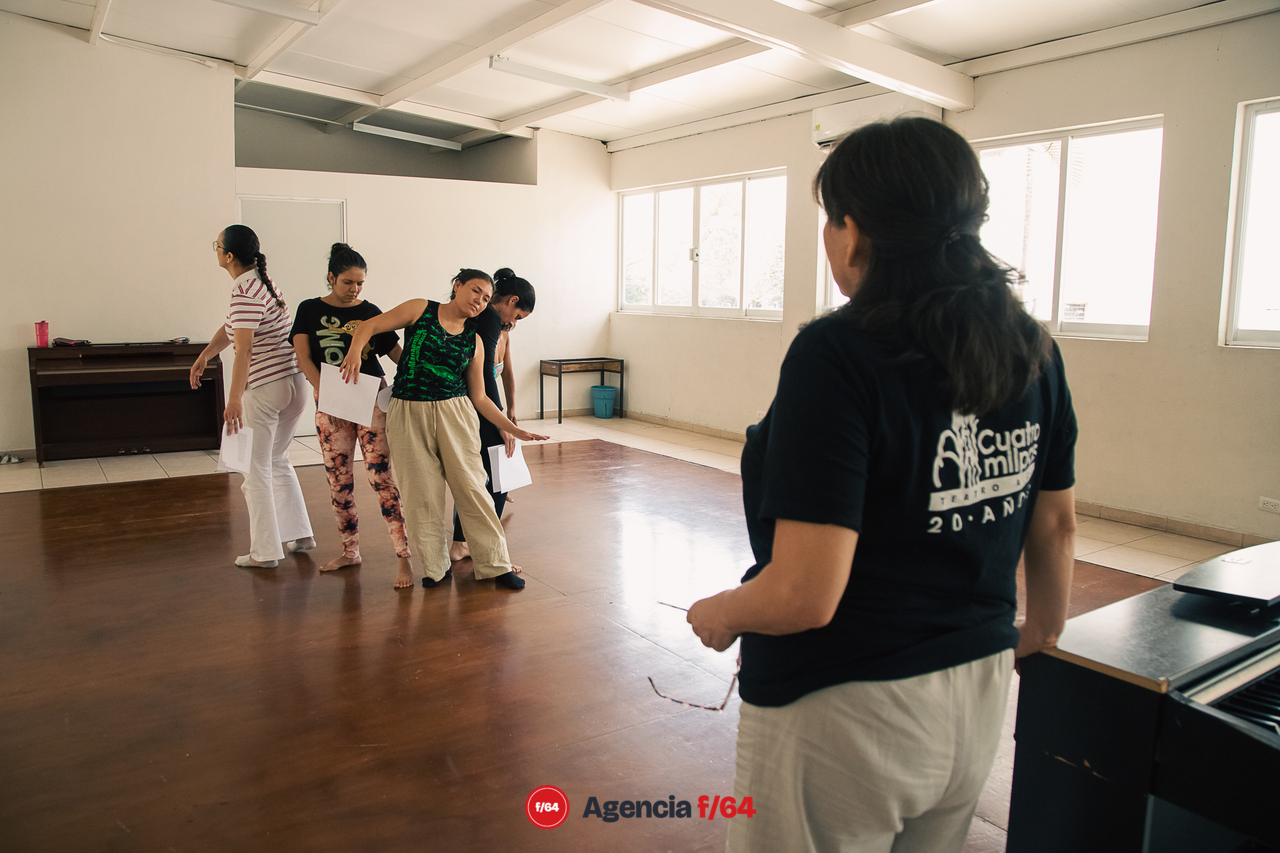 Janet Pinela imparte taller Teatro para Mujeres.
CULTZI (Gestora cultural).
Casa de la Cultura Colima.