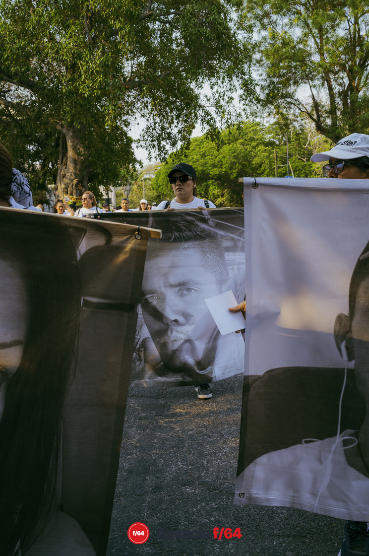 Como cada 10 de mayo, desde hace ya algunos años, las madres y familiares de personas desaparecidas salieron a marchar desde la Plaza de las y los desaparecidos en Av. Gral. Pedro Galván, hacia el jardín Libertad, en el primer cuadro de la capital Colimense.