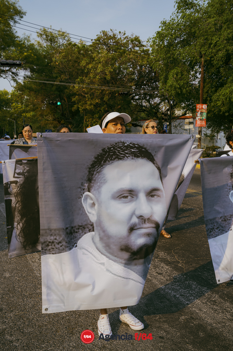 Como cada 10 de mayo, desde hace ya algunos años, las madres y familiares de personas desaparecidas salieron a marchar desde la Plaza de las y los desaparecidos en Av. Gral. Pedro Galván, hacia el jardín Libertad, en el primer cuadro de la capital Colimense.