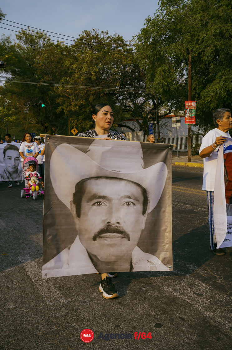 Como cada 10 de mayo, desde hace ya algunos años, las madres y familiares de personas desaparecidas salieron a marchar desde la Plaza de las y los desaparecidos en Av. Gral. Pedro Galván, hacia el jardín Libertad, en el primer cuadro de la capital Colimense.