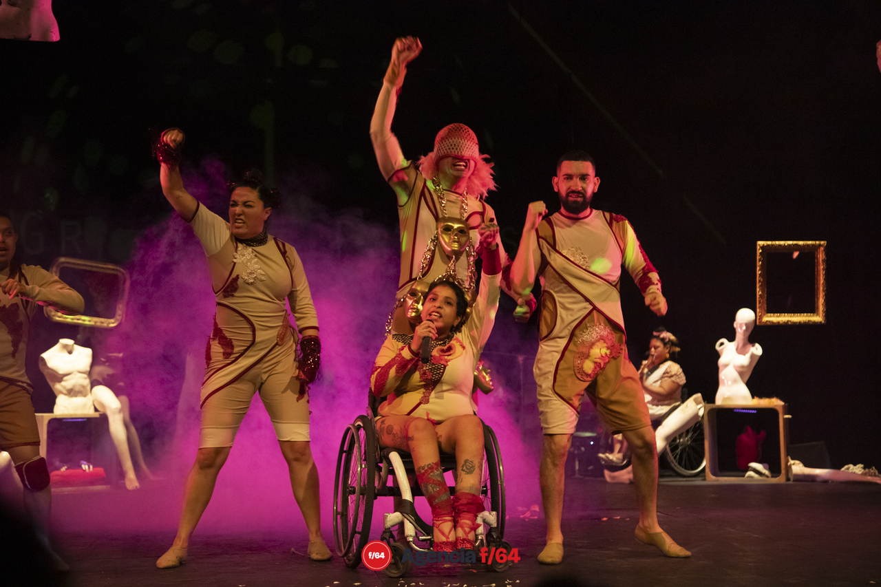 Raro: un mundo desde lo invisible.
Colectivo Teatral Pies Hinchados
34 Muestra Nacional de Teatro.
Teatro Experimental.
Guadalajara, Jalisco.