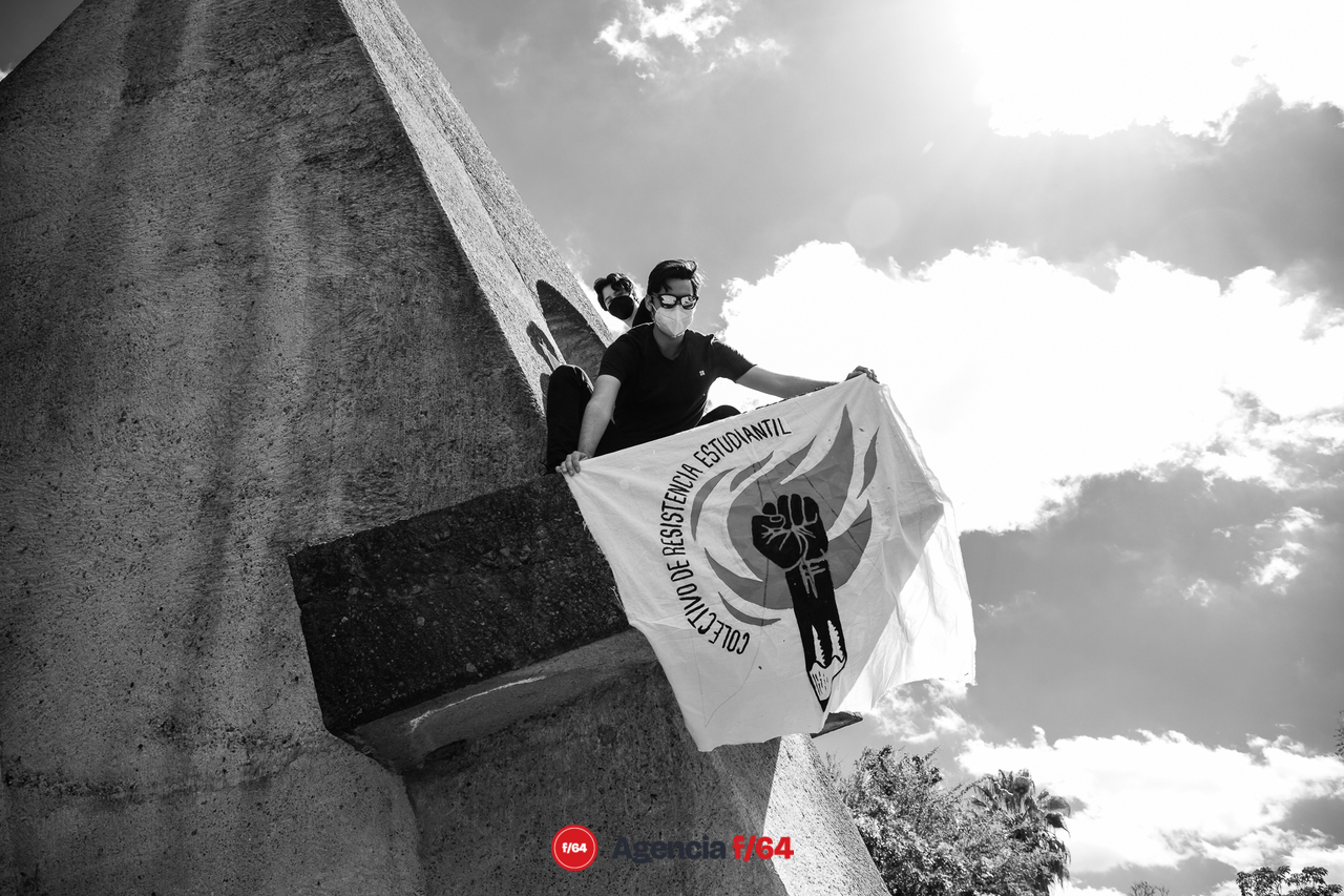 Colectivo de Resistencia Estudiantil.