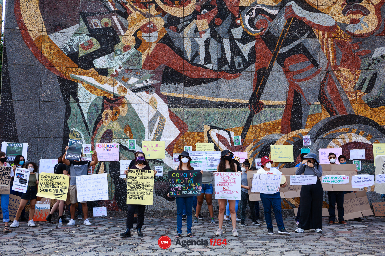 Los reclamos en el Paraninfo Universitario UCol.