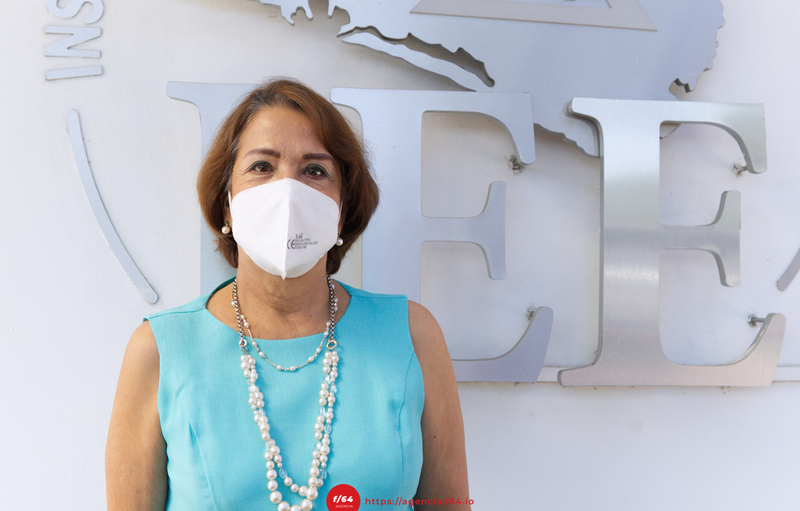 Martha Sosa entrega informe al IEE de culminación de proceso interno