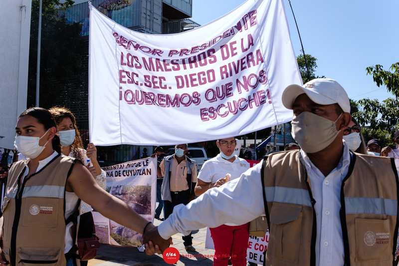 AMLO visita recinto portuario de Manzanillo