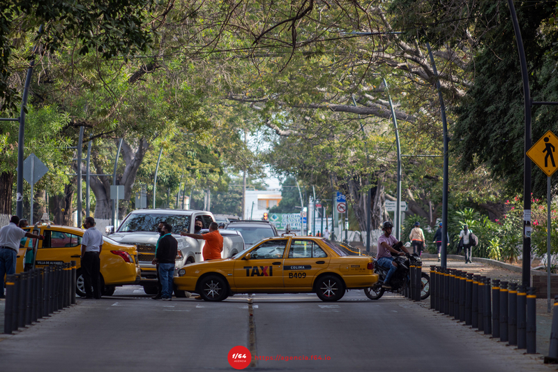 Taxistas y conductores de transporte protestan contra mototaxis